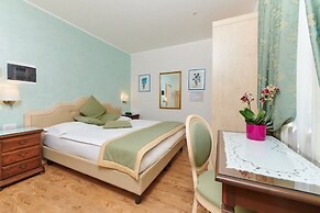 Lake Front Hotel Brenzone