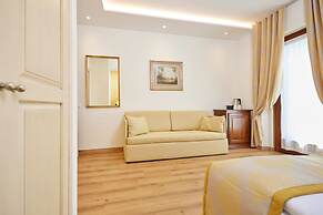 Lake Front Hotel Brenzone