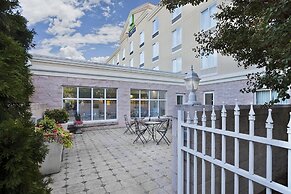 Holiday Inn Express Hotel & Suites Concord by IHG