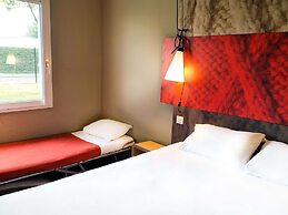 ibis Caen Porte De Bretagne