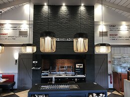 ibis Caen Porte De Bretagne