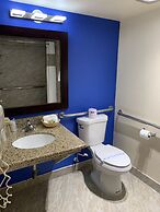 California Inn and Suites Bakersfield