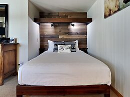 The Timberline Condominiums