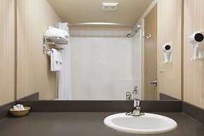 Super 8 by Wyndham Fort Nelson BC