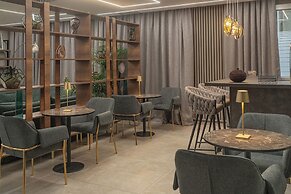 Club Meeting Hotel