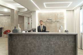 Club Meeting Hotel