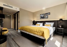 Court Hotel