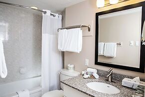Campus Tower Suite Hotel