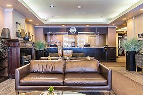 Campus Tower Suite Hotel