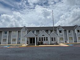 Americas Best Value Inn & Suites Ada