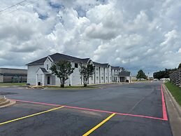 Americas Best Value Inn & Suites Ada