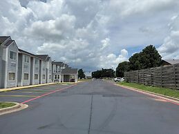 Americas Best Value Inn & Suites Ada