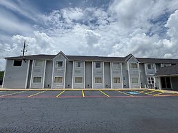 Americas Best Value Inn & Suites Ada