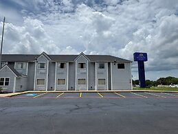Americas Best Value Inn & Suites Ada