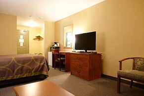 Super 8 by Wyndham Sault Ste Marie On