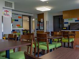 Super 8 by Wyndham Sault Ste Marie On