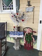 Spurs n Lace Bed & Breakfast Inn