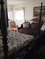 Spurs n Lace Bed & Breakfast Inn