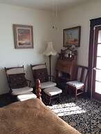 Spurs n Lace Bed & Breakfast Inn