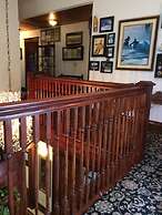 Spurs n Lace Bed & Breakfast Inn