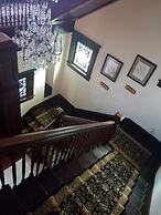 Spurs n Lace Bed & Breakfast Inn