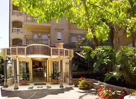 Hellenia Yachting Hotel