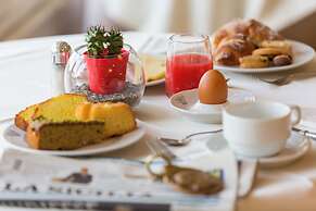 Hellenia Yachting Hotel