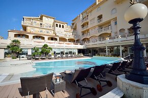 Hellenia Yachting Hotel