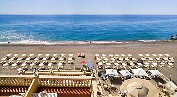 Hellenia Yachting Hotel