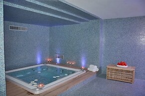 Hellenia Yachting Hotel