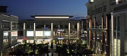 Red Lion Inn and Suites