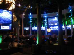 Red Lion Inn and Suites