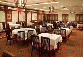 Red Lion Inn and Suites