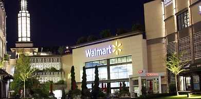 Red Lion Inn and Suites