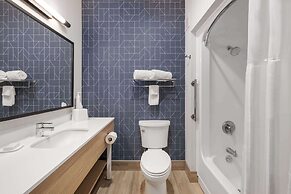 Spark by Hilton Dumas