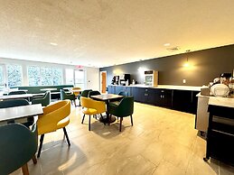 Comfort Inn & Suites Sheboygan I-43