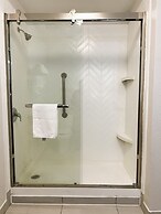 Comfort Inn & Suites Sheboygan I-43