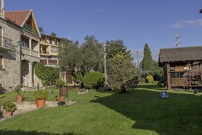 Rusticae Casa Antiga do Monte