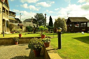 Rusticae Casa Antiga do Monte