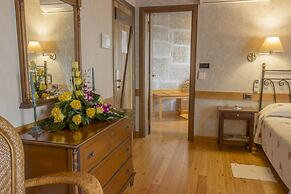 Rusticae Casa Antiga do Monte