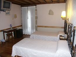 Rusticae Casa Antiga do Monte