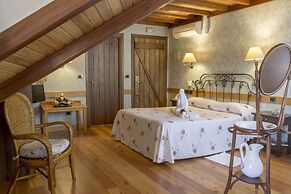 Rusticae Casa Antiga do Monte