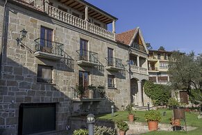 Rusticae Casa Antiga do Monte