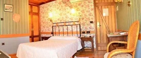 Rusticae Casa Antiga do Monte