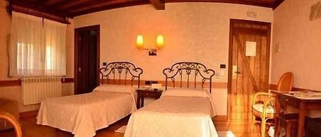 Rusticae Casa Antiga do Monte