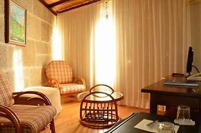 Rusticae Casa Antiga do Monte