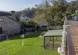 Rusticae Casa Antiga do Monte