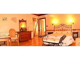 Rusticae Casa Antiga do Monte