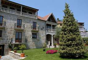 Rusticae Casa Antiga do Monte