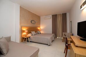 Golden Beach Hotel